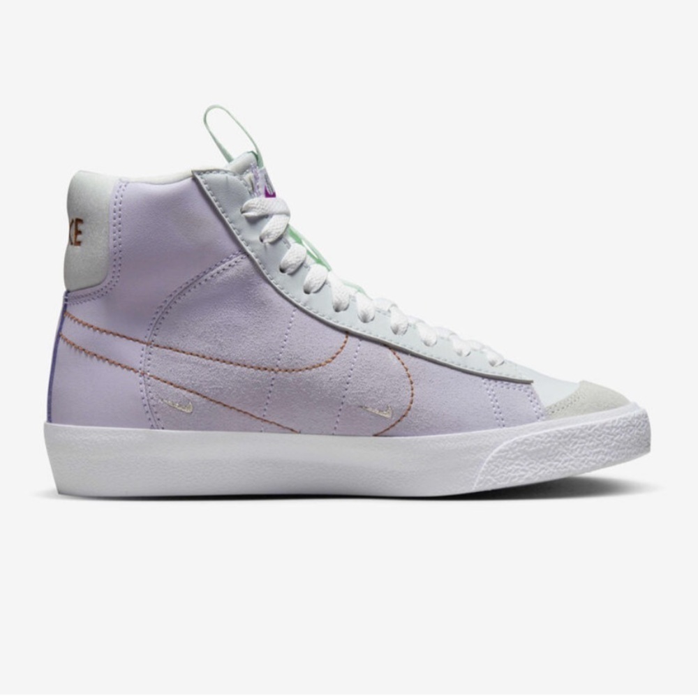 Nike 
Blazer 77 SE
‘Dance bare grape’
Brand new - Picture 9 of 11